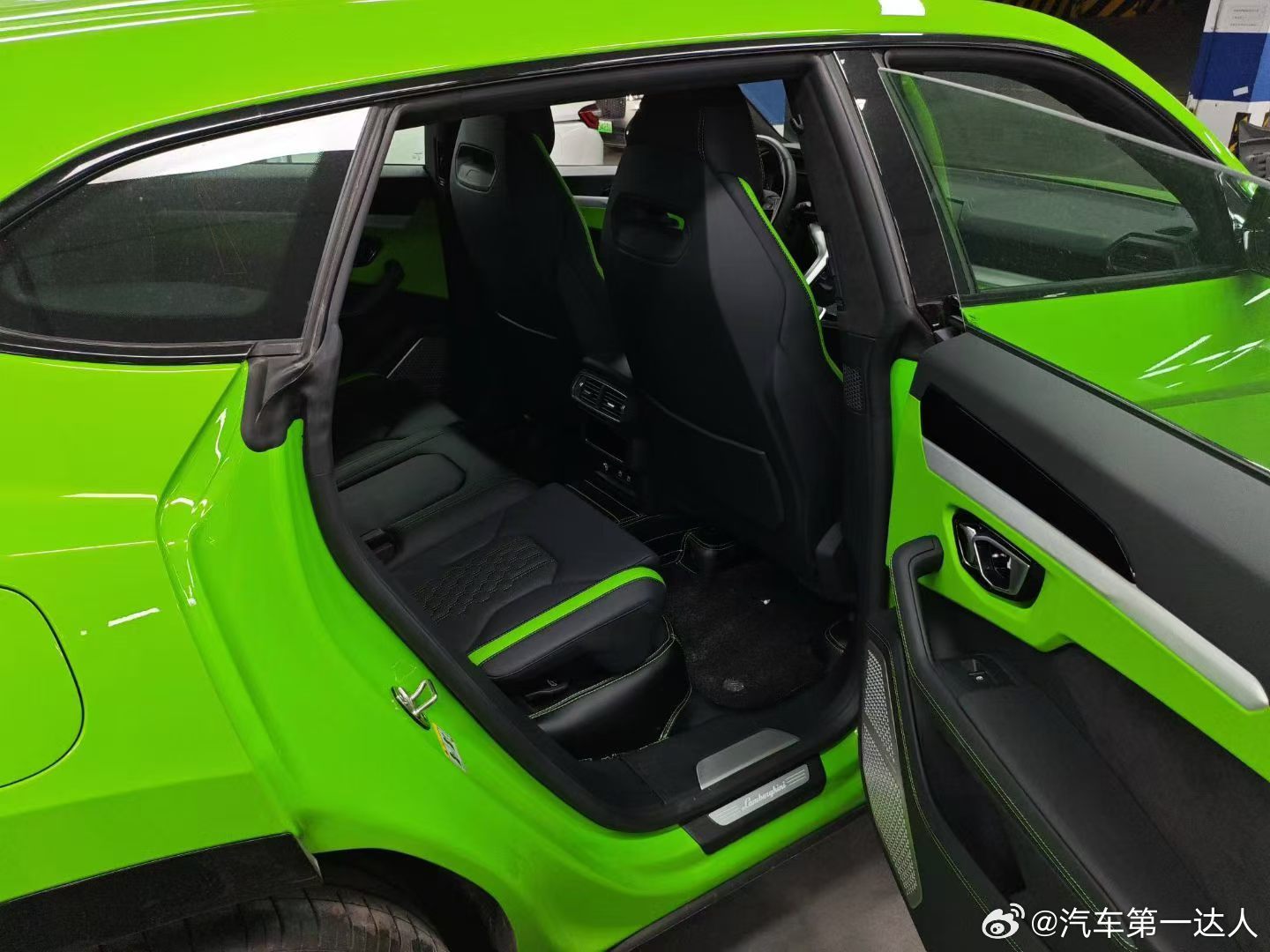 兰博基尼urus s ，高定版配色、特殊满配 ….. 