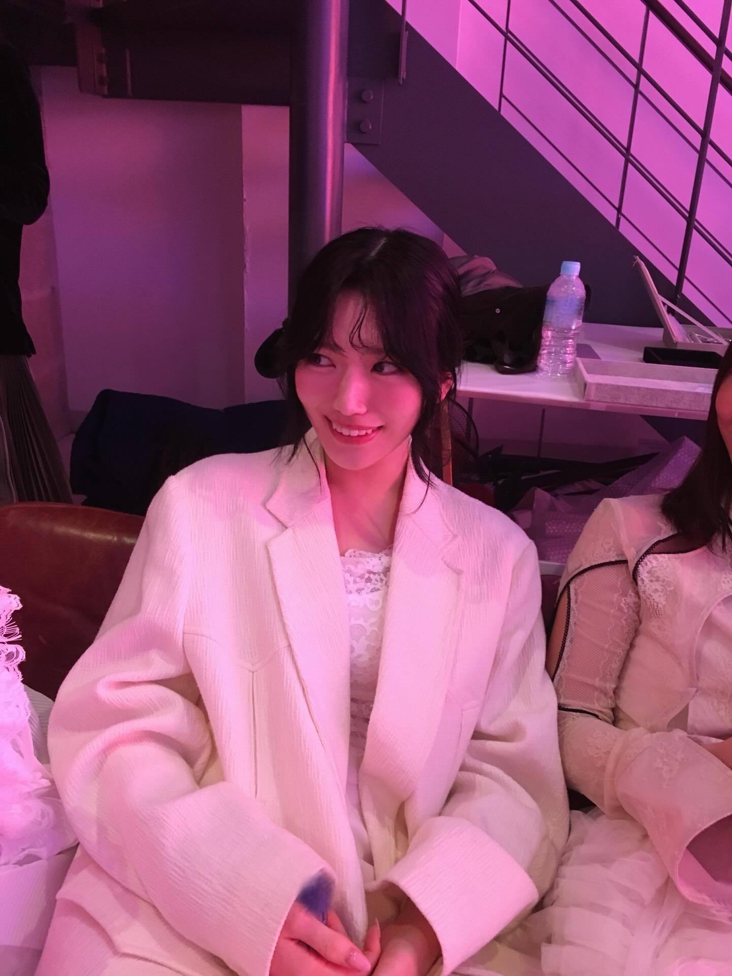 村山美羽「ananさん本日発売です。丸ごと一冊櫻坂になっていますので是非ご覧くだ