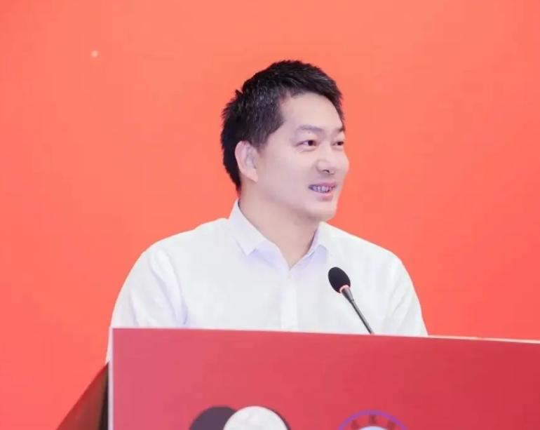 围棋高考正式开考
人数锐减令人惊讶

一年一度的全国围棋定段赛7月10日在福州市