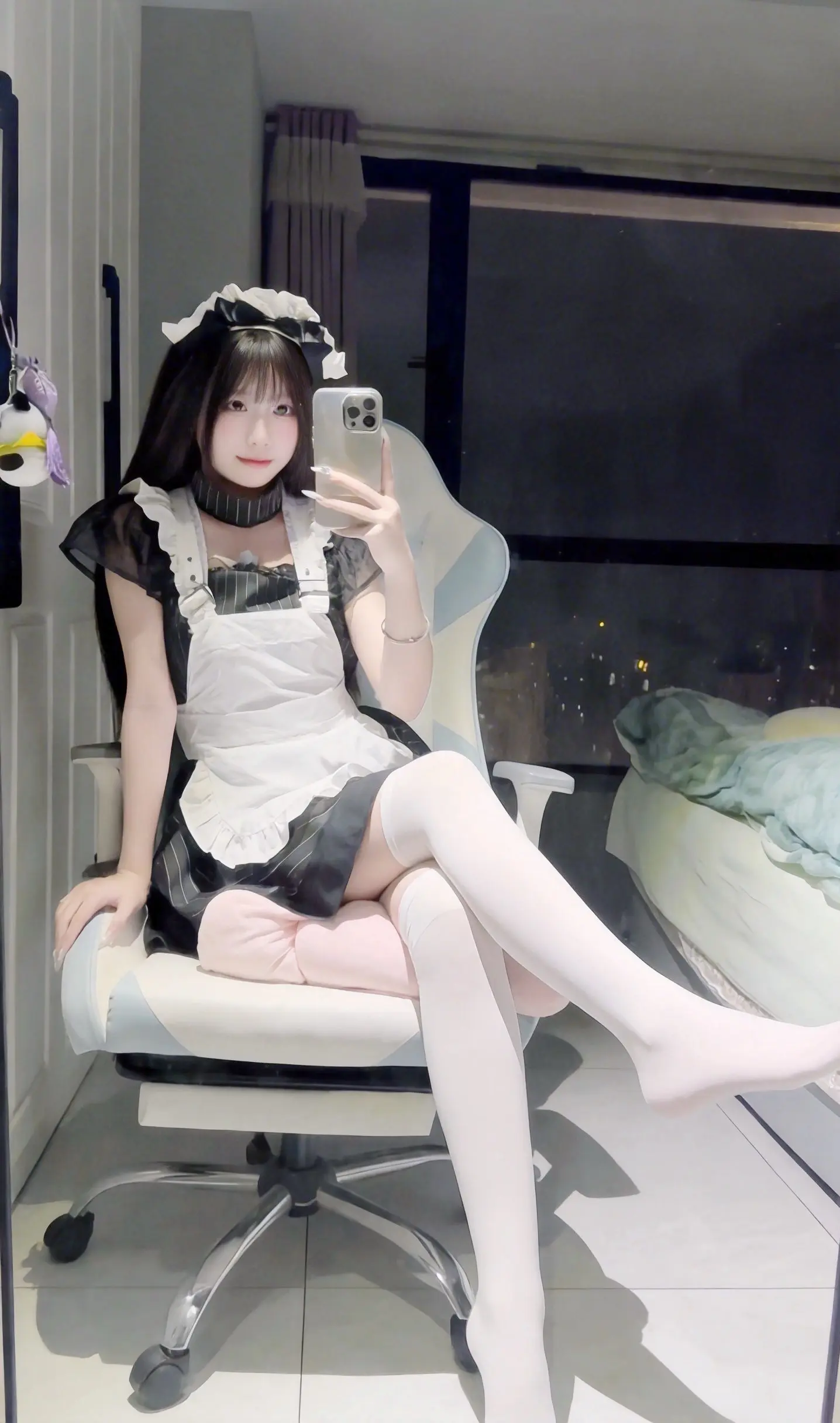 可爱和性感我都有，甜妹的双重魅力谁顶得住呀，随手一拍都是氛围感大片，我...