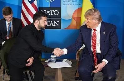 泽连斯基公开承认自己与特朗普的关系，近似于父子关系！近日，泽连斯基做客法国电视节