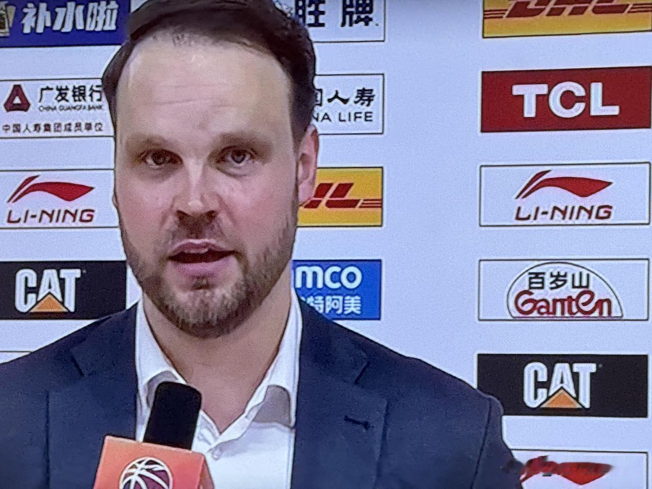 山西106:96战胜广东。

助理教练维陶塔斯·布扎斯（Vytautas Buz