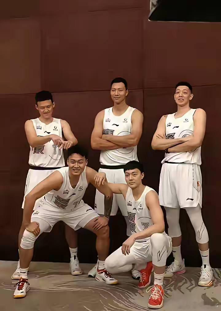 这五个人巅峰期一起，放在现在CBA能拿几个冠军，能不能实现8连冠CBA[超话] 