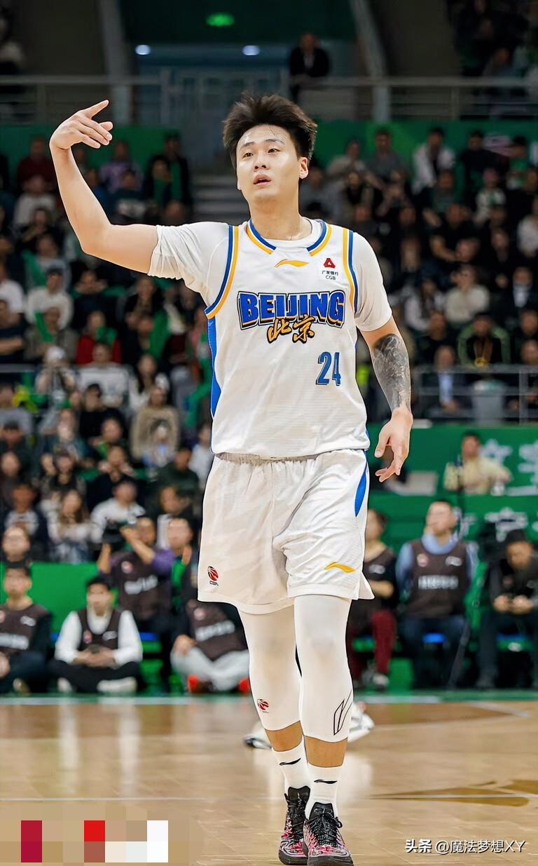 赵睿这个人，
你不能细究，
因为你越仔细，越会发现这个人
实在是太关键了！

C