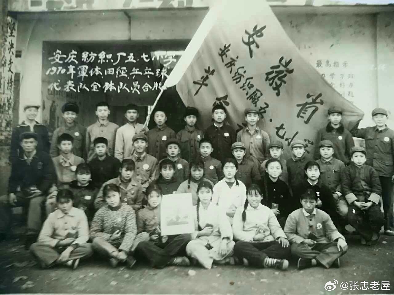 一对双胞胎写给姐姐的信——为纪念女神节◎老屋张忠原创作品//400字首先让我们共