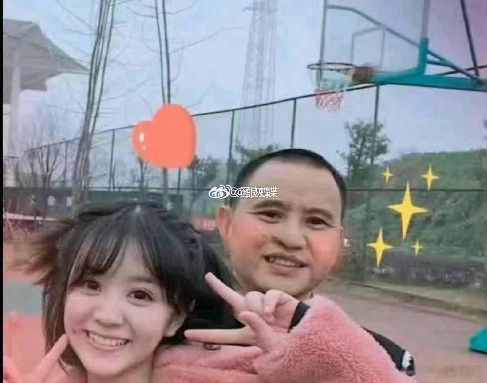 田曦薇 基因彩票原来这算眼睛小吗...小田父母眼睛只是比小田小，不代表比其他人小