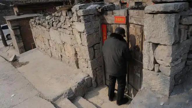 取消过年吧！这是很多人的心声，过年不只是心累，身体累，更是一种尴尬，亲戚朋友一年