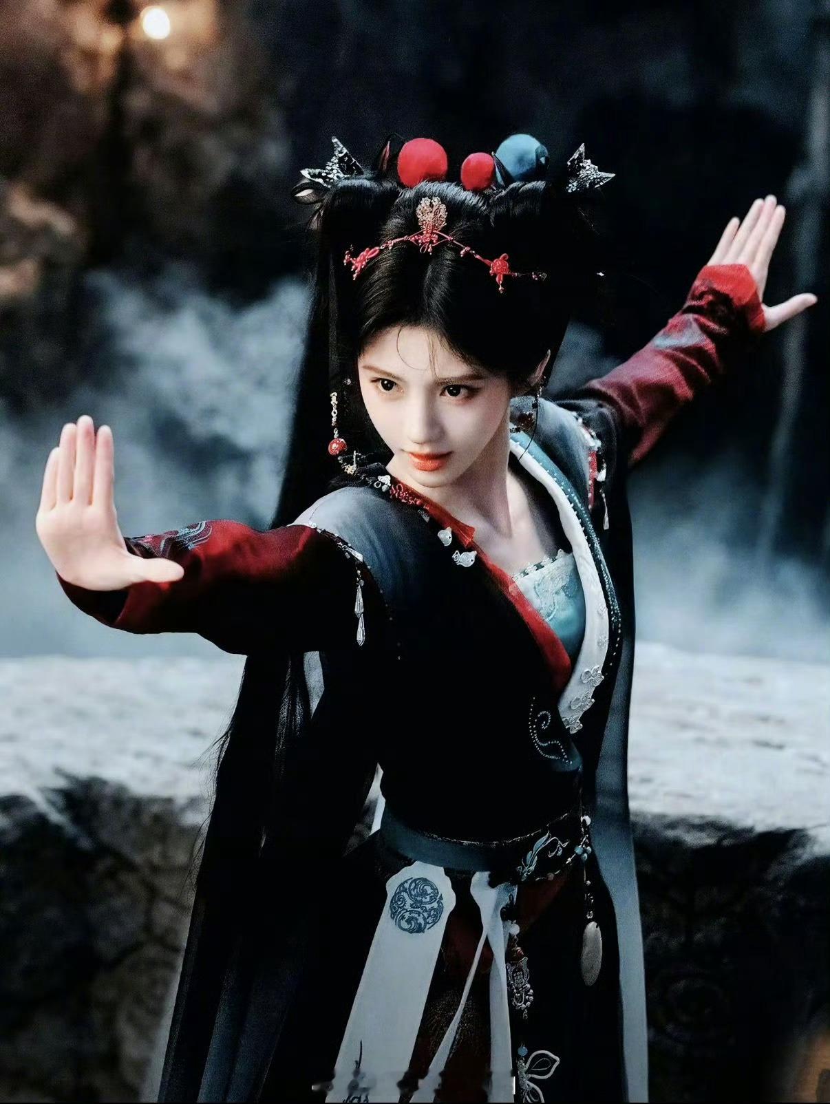 竟然有鞠婧祎此等萌物来战阿黛名场面太圈粉！鞠婧祎演绎得层次十足，悄咪探头的小心翼