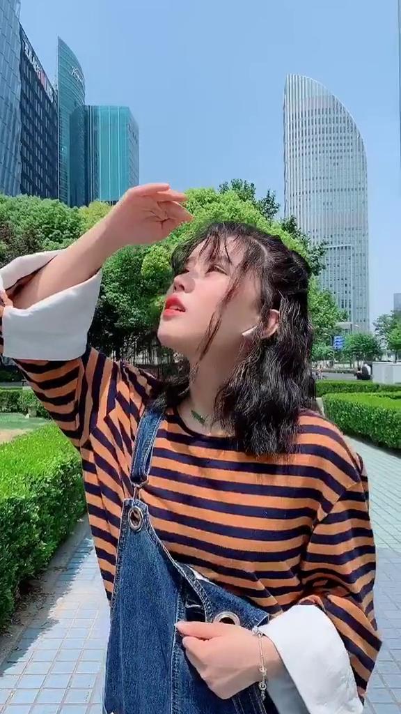 三伏天一定要记住这5点，关键时刻能保命：

1. 别等渴了再喝水，也别一口气灌下