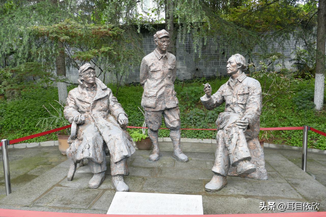 1934年深秋，江西于都河畔旌旗萧瑟。由于“左”倾错误路线的指挥，中央红军第五次
