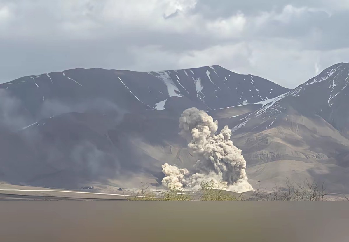 伊朗塞南德杰的伊斯兰革命卫队基地遭到猛烈打击。 
