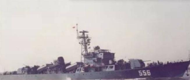 会议室里的茶杯还冒着热气，作战地图上的红箭头刚标到南海，突然有人撞开门：“南沙打