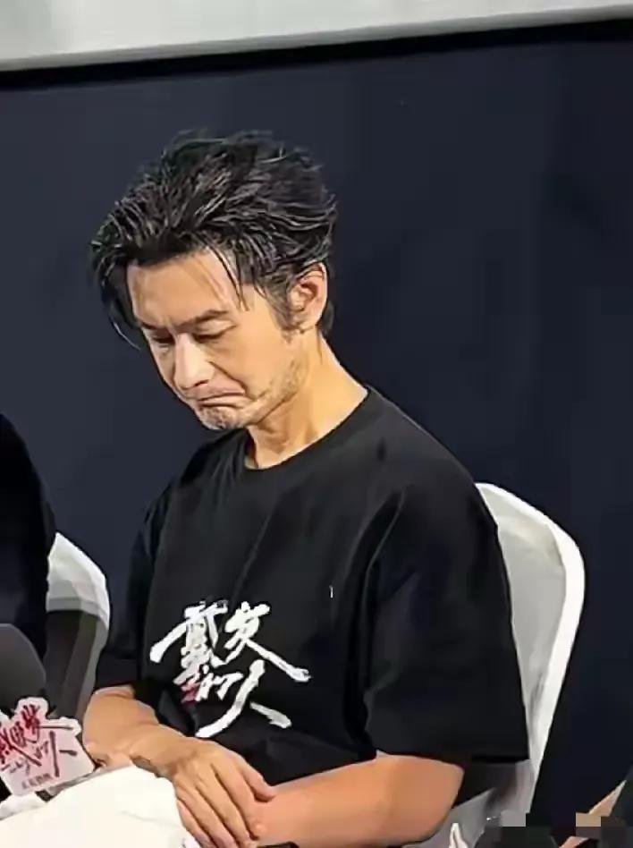 史上最失败的投资
耗费1个亿
上映4天不到367万
《戴假发的人》
生不逢时
晓