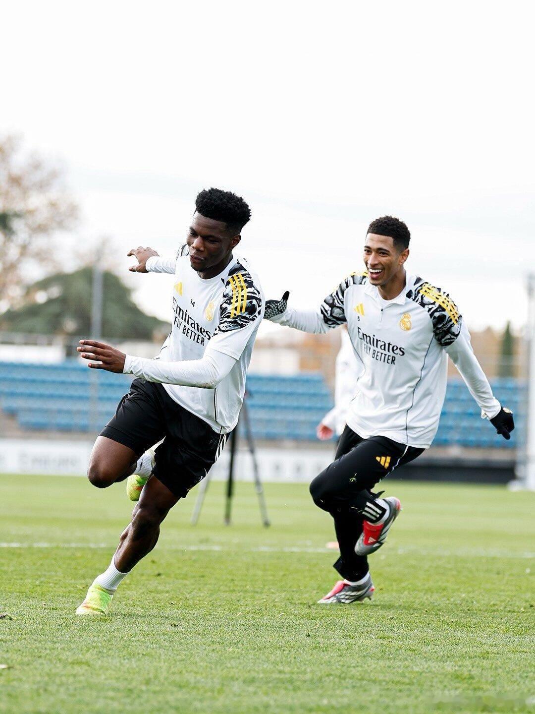 姆巴佩  🚨🌕皇马12-6日训练：开心的贝林和楚阿梅尼 