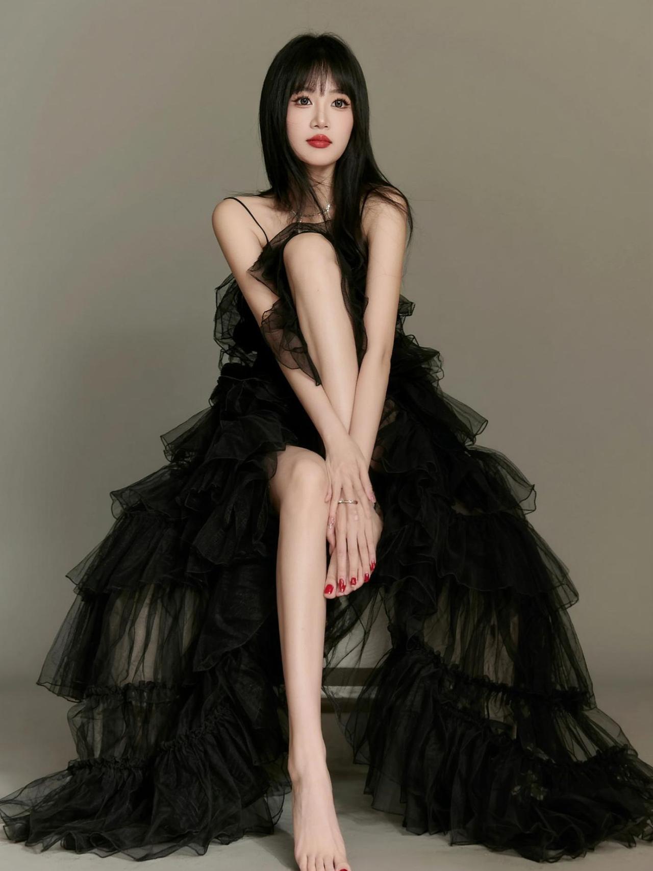 AI黑纱冷艳写真