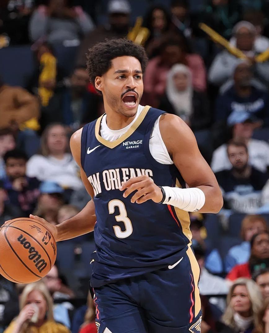 鹈鹕新星普尔终于打出身价了！在今天鹈鹕主场以156：137击败爵士的比赛中，普尔