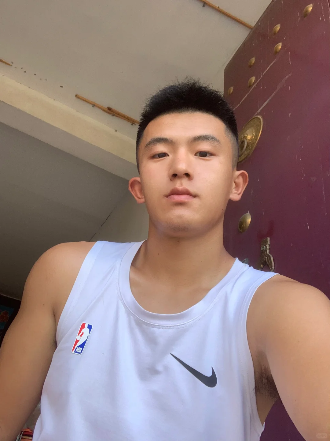 山东 比大门还要高