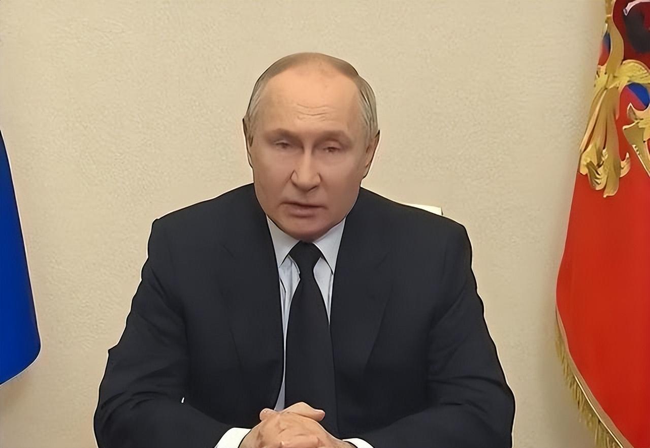 都以为普京要趁着油价飞涨，大捞一笔，结果他直接把油管子的阀门给拧死了。
 
4月