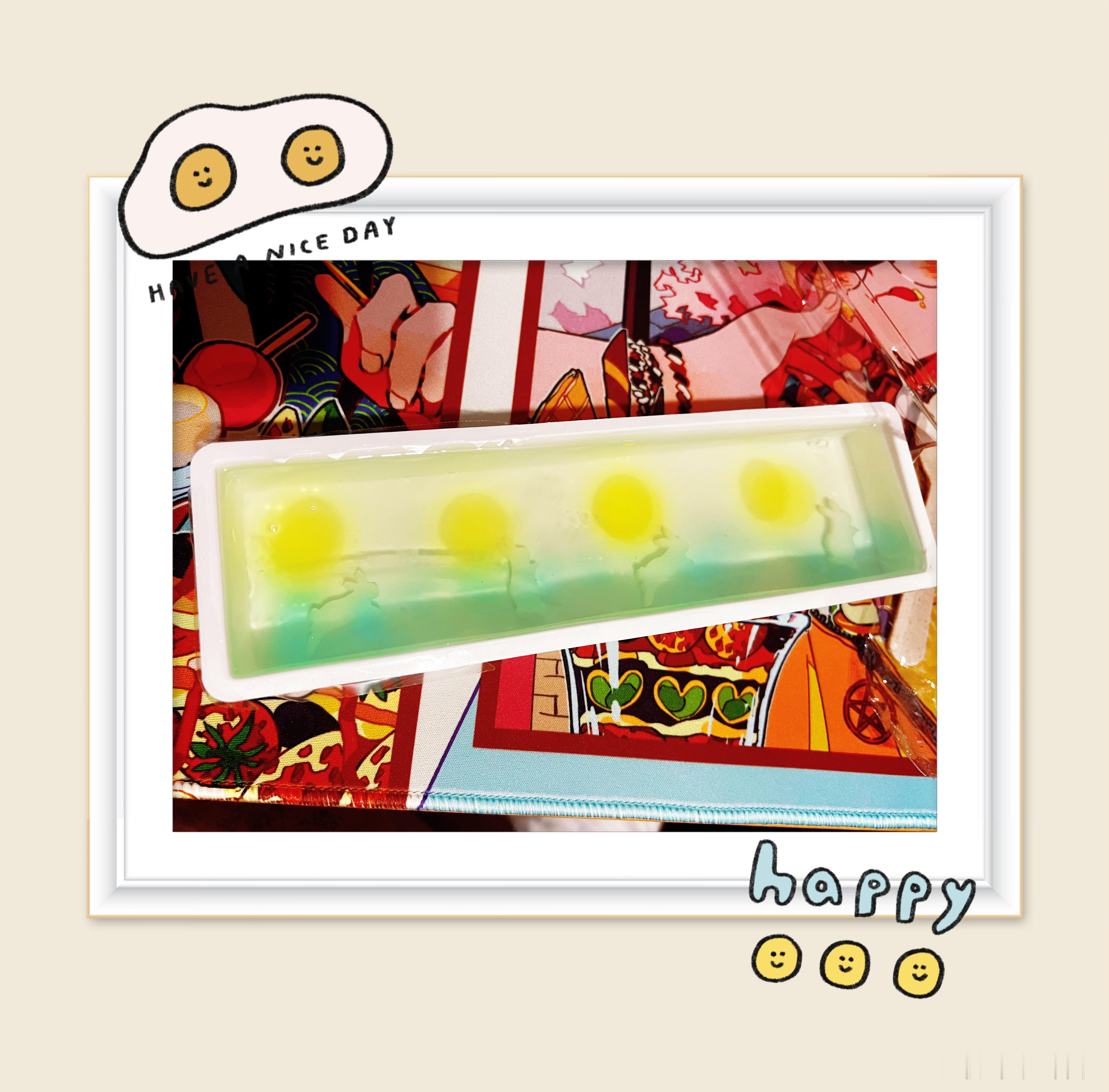 买了个很萌的亮光色水羊羹试试水，感觉还可以打算买个给基友们在亮光街道吃