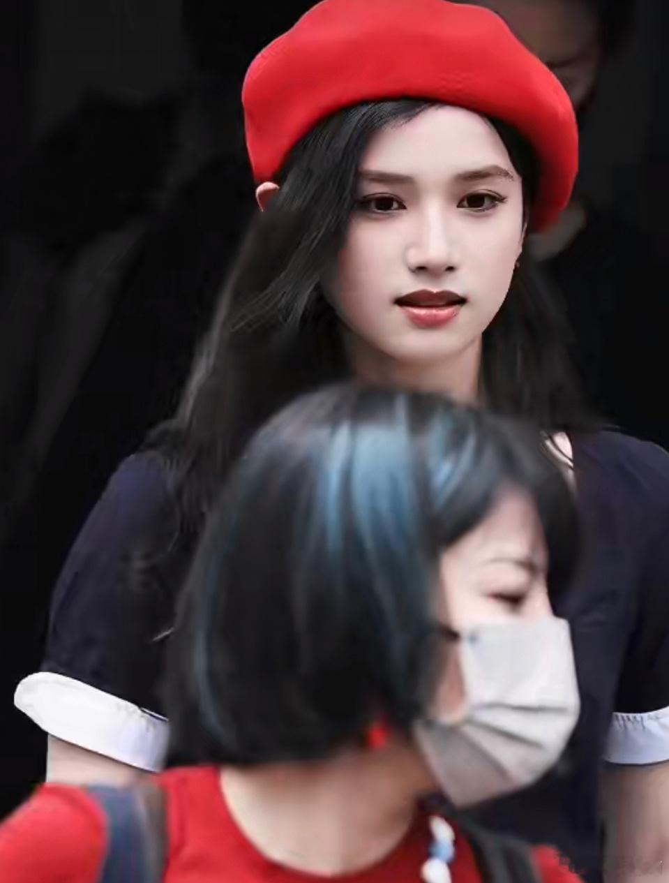 张婧仪你好星期六上班路透，明艳大气的大小姐！！期待跟缇兰见面