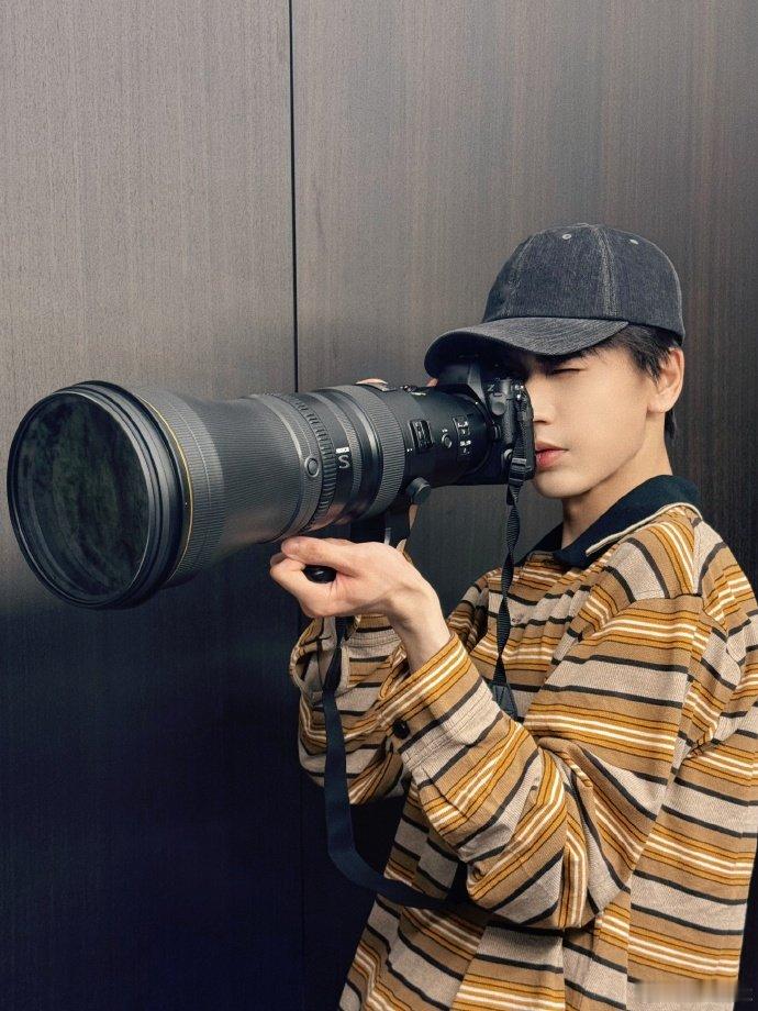 张凌赫站哥 张凌赫专业站哥 这完全是专业站哥的程度了