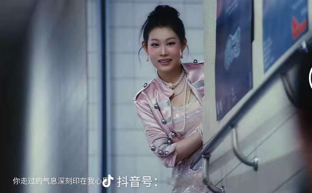 实属没有想到，
沈佳润，
竟然凭借第二首新歌，获得了广大网友的一致好评！

看到