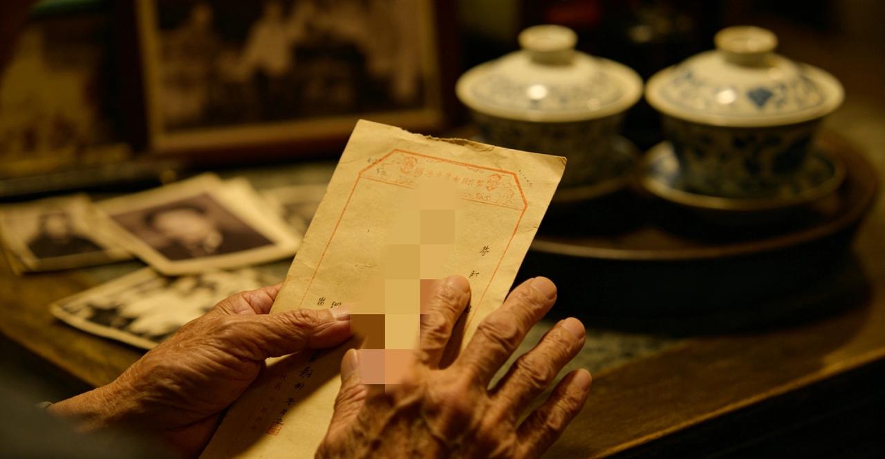 简单说，就是够真、够淡、够走心，把“乡愁”和“亲情”拍得特别接地气，一点不装。