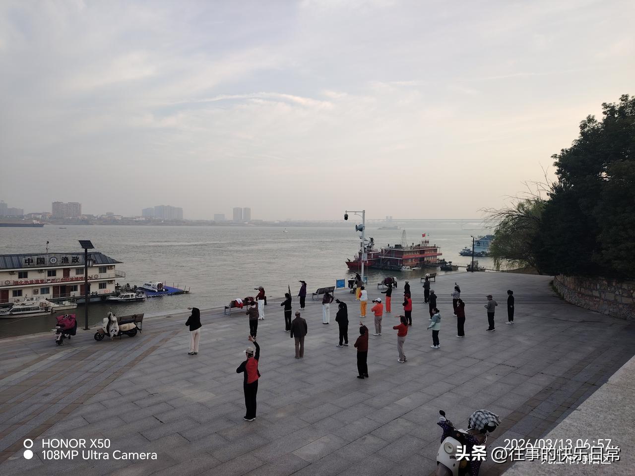 年轻人讨厌“爹味”是为什么感觉家长气息十足