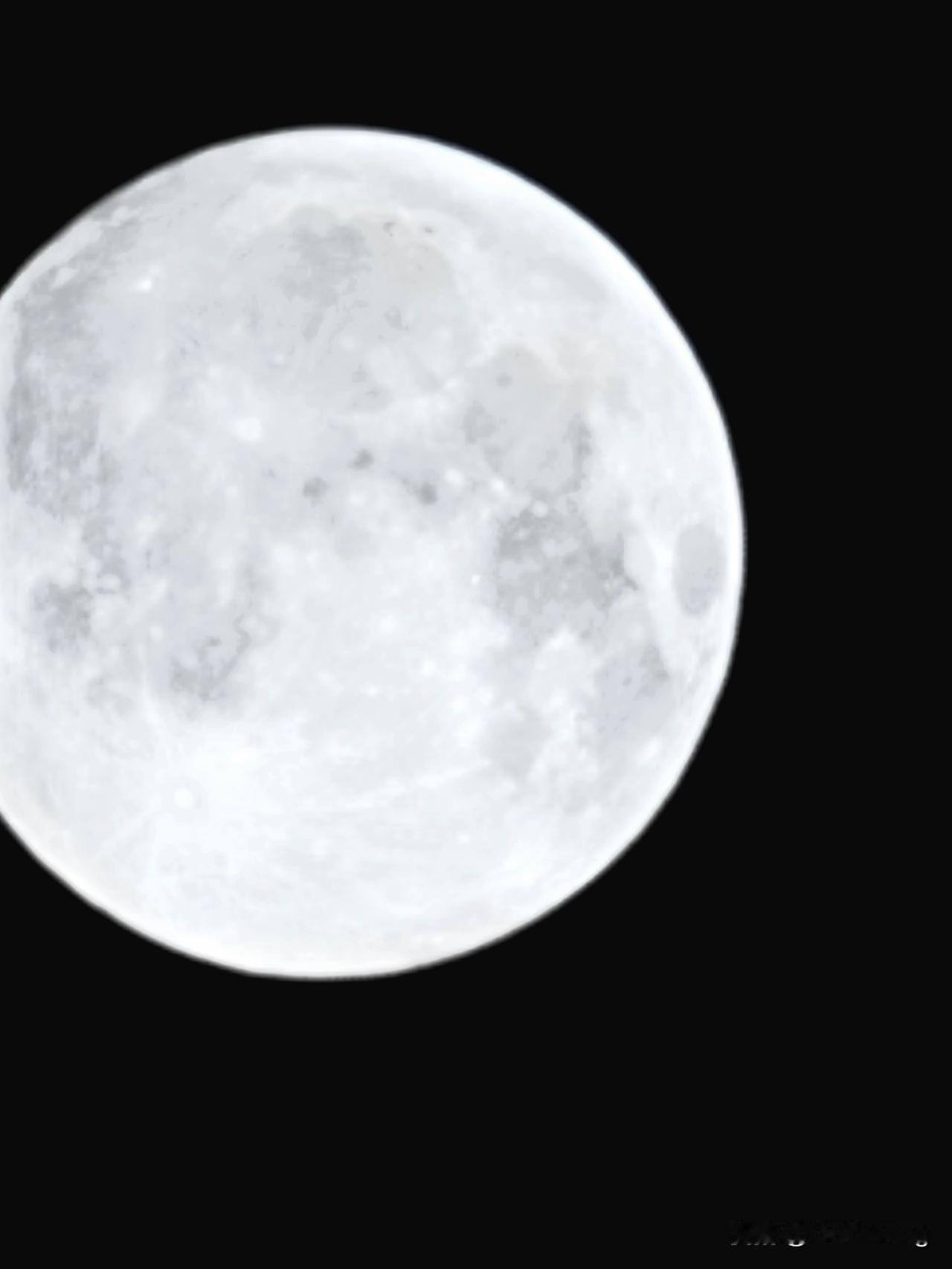 刚才又成功驳回了一个对我账号的恶意攻击。来吧，来咱们看看已过去的中秋节的月亮吧。