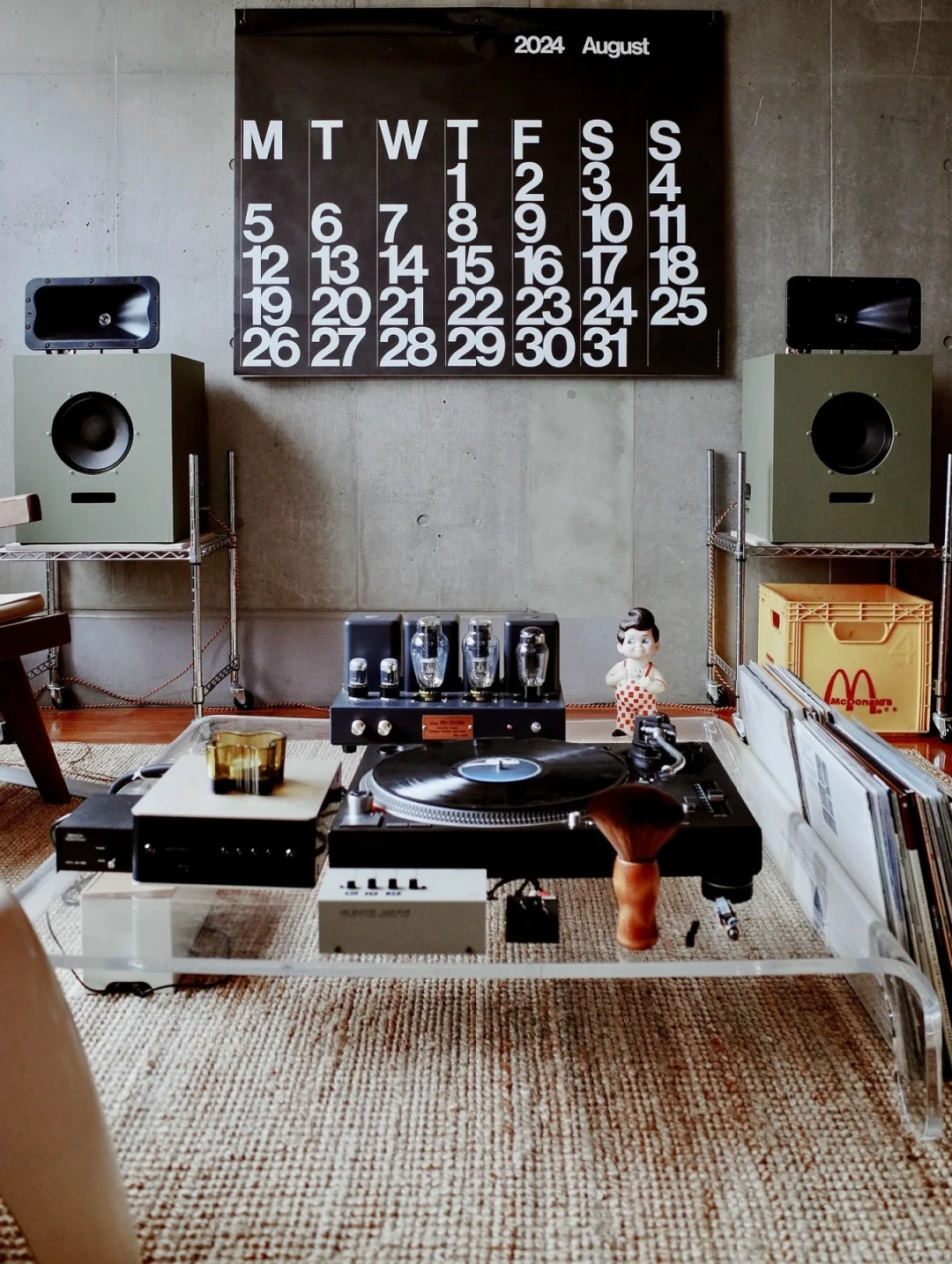 ·🙌🏿_ studio and listening space