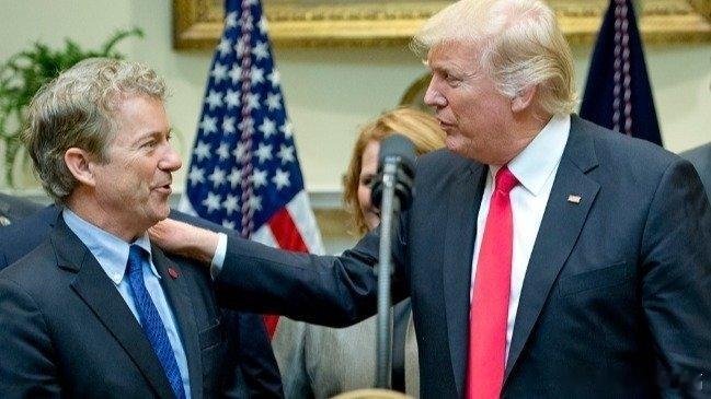 凤凰新闻【美议员警告特朗普：入侵委内瑞拉，MAGA运动将瓦解】美国以“扫毒”为由