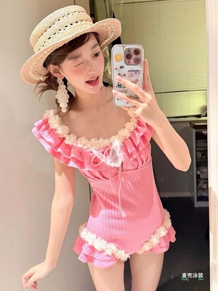 🌸甜妹泳衣！这个粉色显白到发光💡太美啦～紫色比基尼穿搭 甜美连体泳衣 微胖温