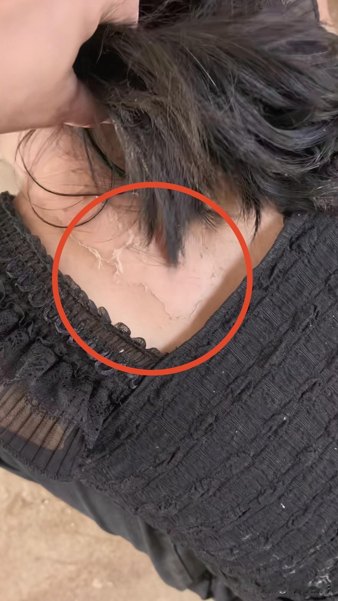 “你要蒜薹吗？”，相信很多人最近看视频的时候，评论区第一个评论就是这句话，这句话