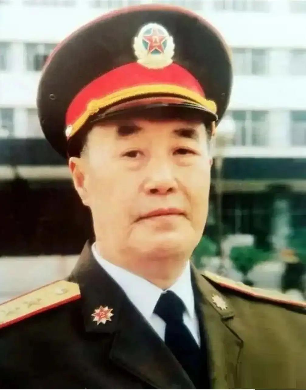 董占林将军回忆   西藏的虫草


著名“打印”将军董占林回忆：

我漫步在我们