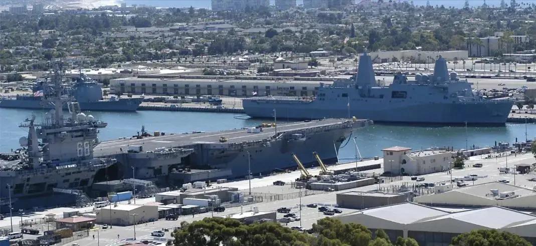 摊牌明抢！美国强征 20% 海峡保护费，伊朗导弹突袭美军核心基地，油价狂飙震动全