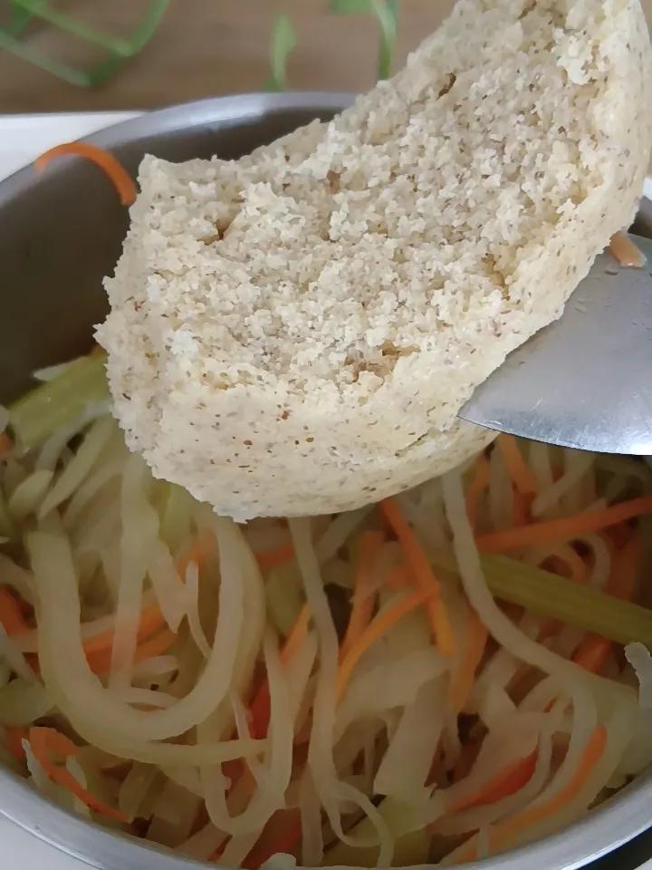 午餐还是素食，素食很多年了，其实并不觉得素食有多好，只是不太喜欢吃肉而已——卜之