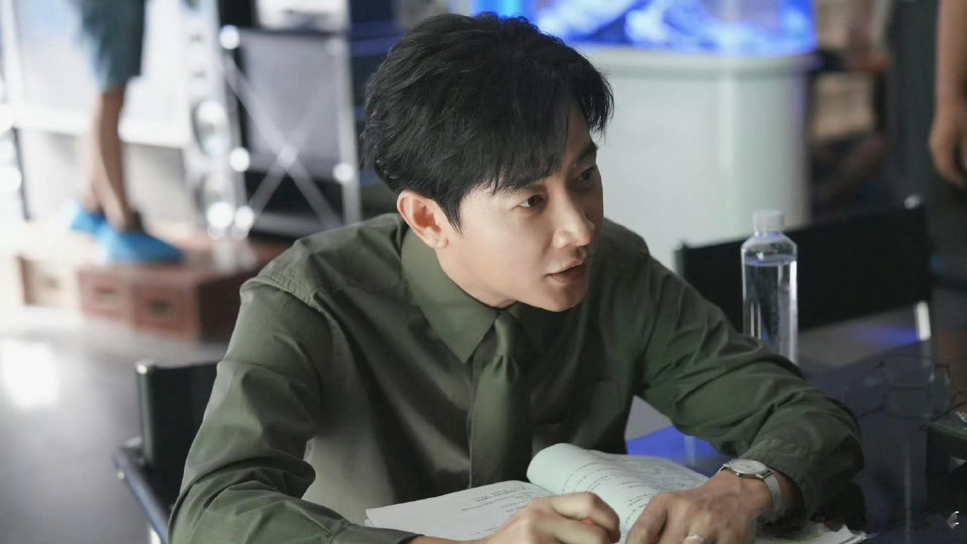 罗晋演技免检 演啥都能让观众共情角色喜怒哀乐，表演自然流畅无做作，这演技真的让人
