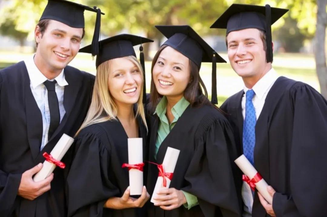 #秋日生活打卡季#很难确切地给出天赋、方法和勤奋对高中学习成绩的影响比例。
 