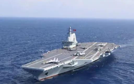 我国在东海实弹演习日本沉住气

历史的铁幕总在不经意间揭开一角，令人不禁陷入深深