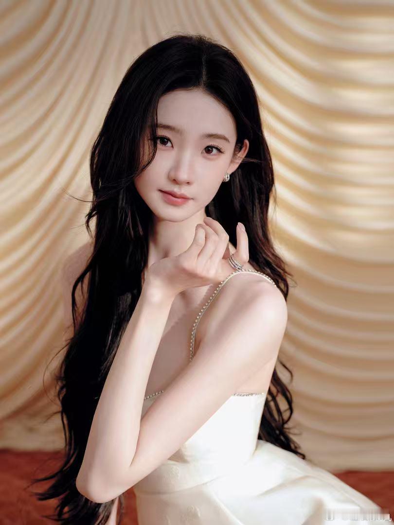 张艺凡张艺凡chua地一下撞飞范丞丞本来好好站在镜头里的丞丞，直接被凡凡一键移出