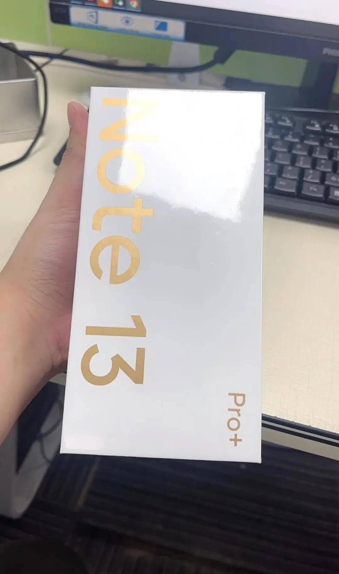 吹爆note13 pro+！一千多无敌了吧应该
线下店买的，还送一个蓝牙耳机，不
