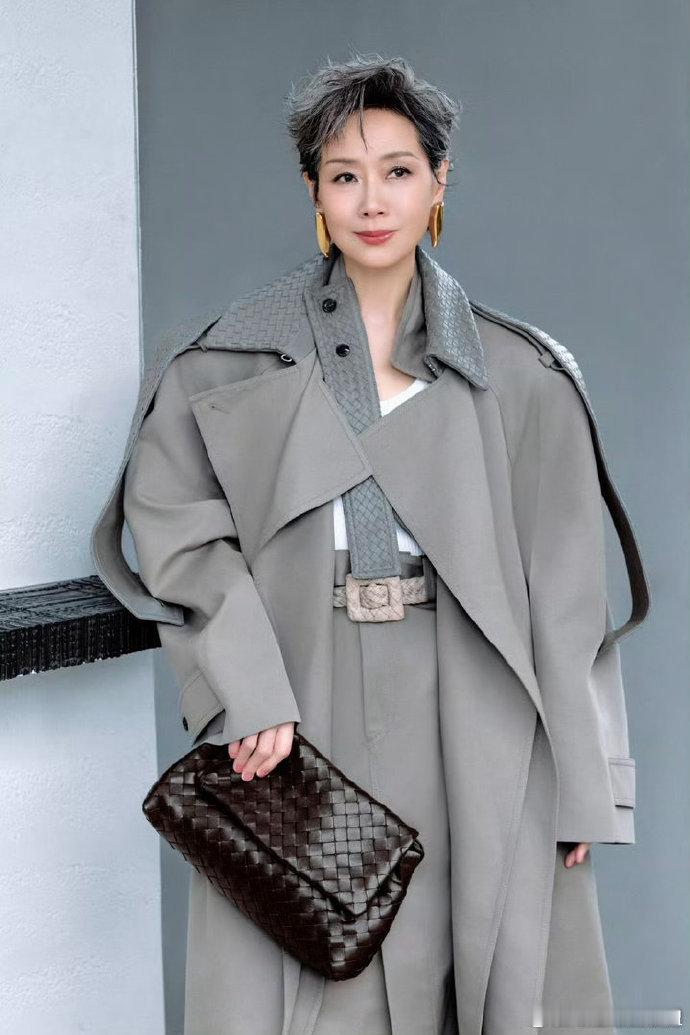 叶童首张个人EP童 叶童首张个人EP《童》官宣咯！从荧幕到乐坛，她勇敢撕掉固有标