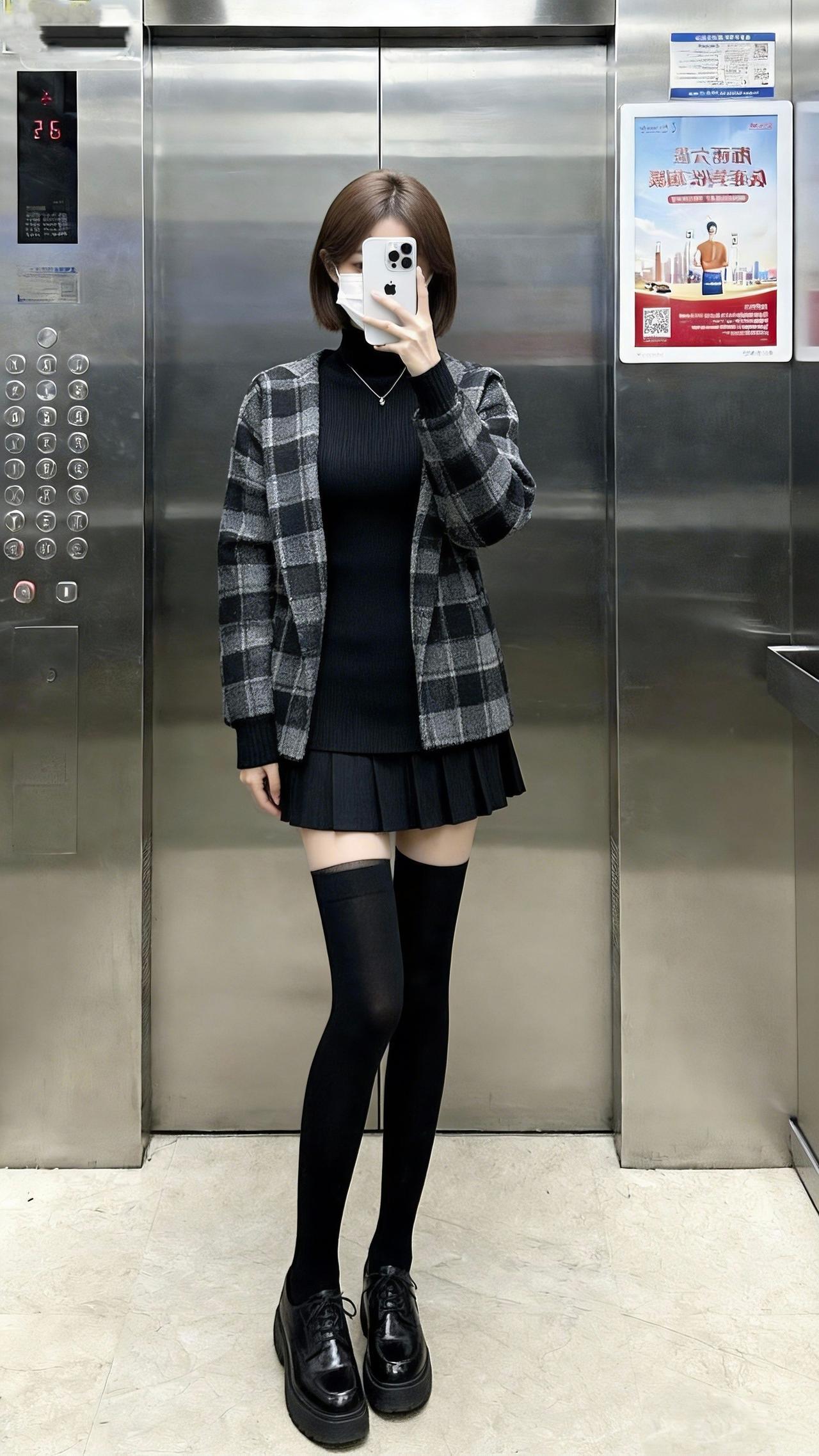 告诉我，谁扰了你的梦？电梯拍照 日常分享 穿搭分享 黑色控