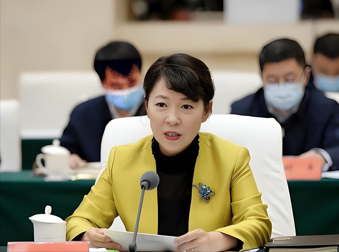 在王莉霞众多违法违纪问题中，其中提及一条“贪慕虚荣、追求享乐”，在落马官员当中，