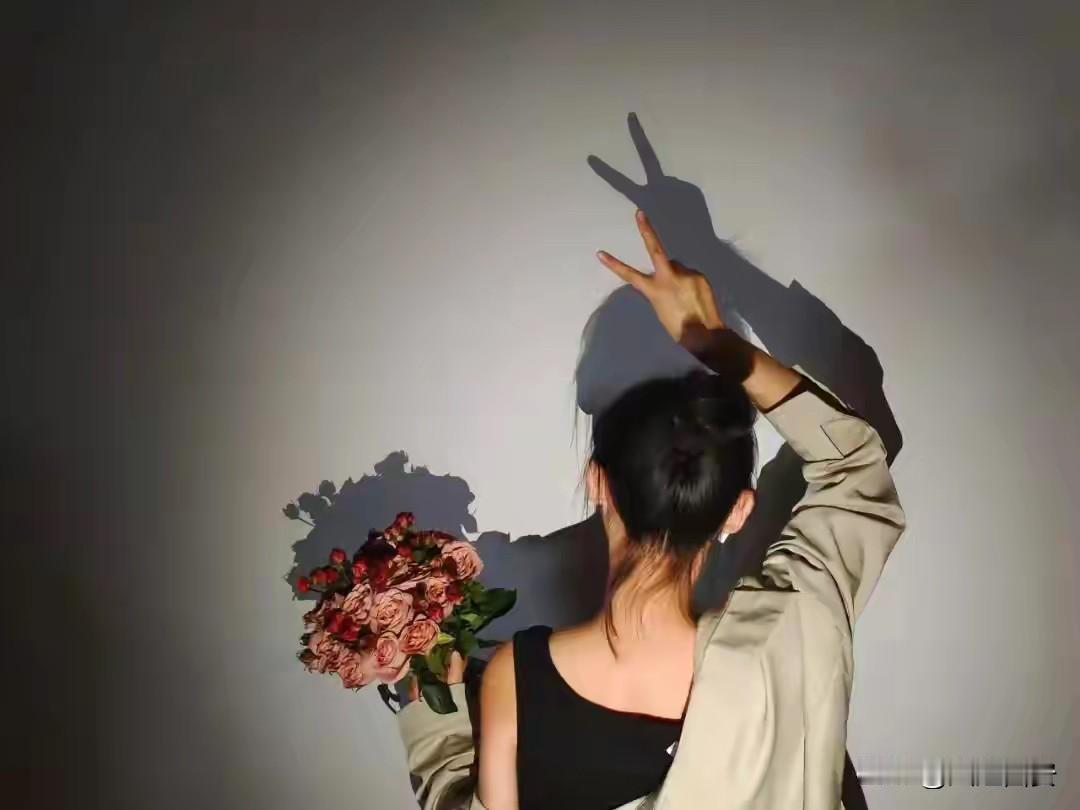 一定要知道的心眼子：
第一：厉害的人，
明白不是让别人怕你，
而是让别人离不开你