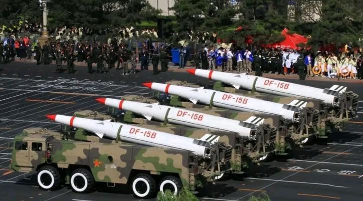 日本还在幻想着出兵干涉中国统一，可是日本的军舰还没离开港口，火箭军的6到8个导弹