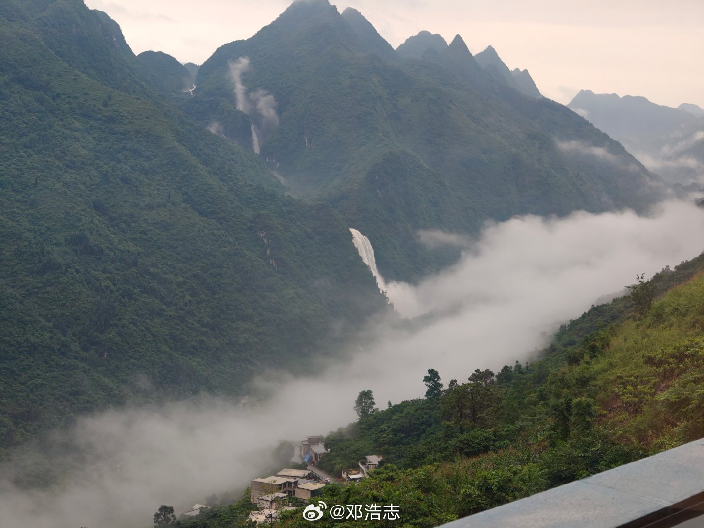 贵州，安顺，关岭，花江大峡谷，坝陵河大桥旁，悬崖酒店 