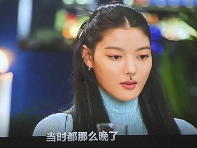 谁给网友贴的挂钩？真对不起女主，瞬间变成了小八嘎！ 