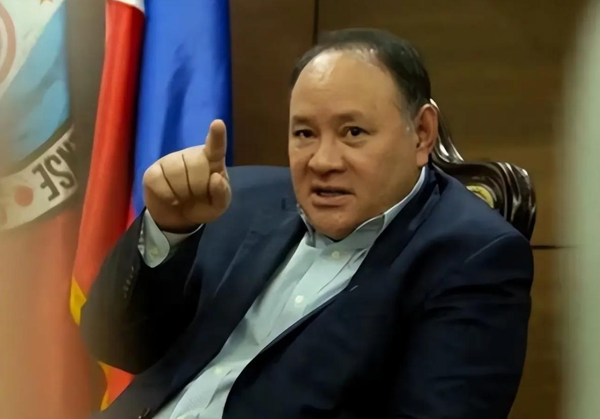 翻脸比翻书还快！菲律宾防长刚放战争狠话转头紧急降温，当众表态无意和中国开战！
 