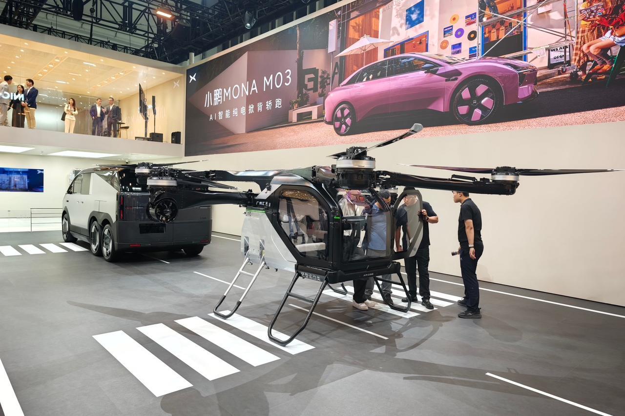 不得不相信，这就是现实！去年广州车展，仰望U8强悍越野、硬核豪华，让远道而来的中